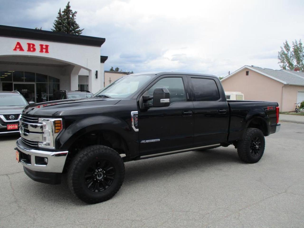 2019 Ford F-350 SD LARIAT DIESEL 4X4 Photo0