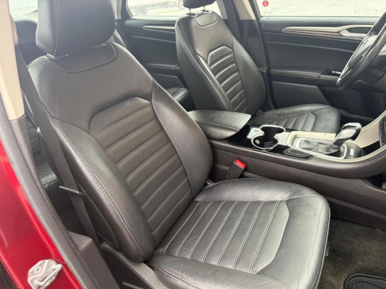 2015 Ford Fusion SE | CLEAN CARFAX | FULLY LOADED | LEATHER | BIG SCREEN | NAVI | BACK-UP CAM | PUSH START | HEATED SEATS | - Photo #20
