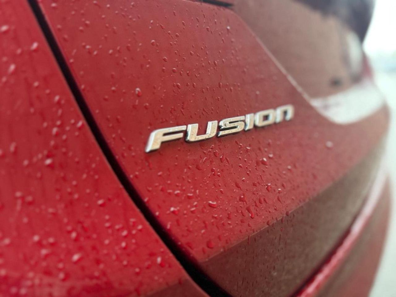 2015 Ford Fusion SE | CLEAN CARFAX | FULLY LOADED | LEATHER | BIG SCREEN | NAVI | BACK-UP CAM | PUSH START | HEATED SEATS | - Photo #12