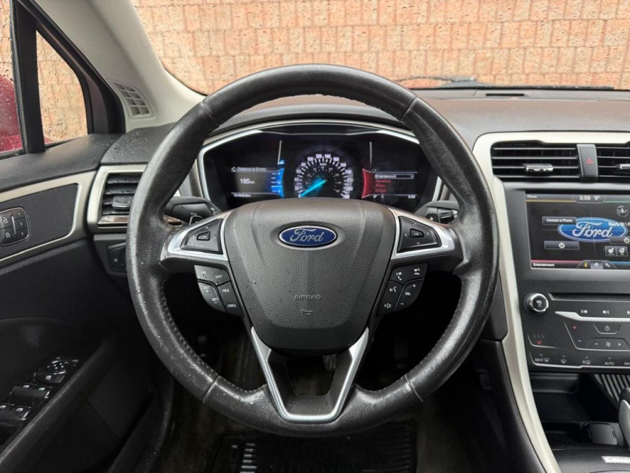 2015 Ford Fusion SE | CLEAN CARFAX | FULLY LOADED | LEATHER | BIG SCREEN | NAVI | BACK-UP CAM | PUSH START | HEATED SEATS | - Photo #21