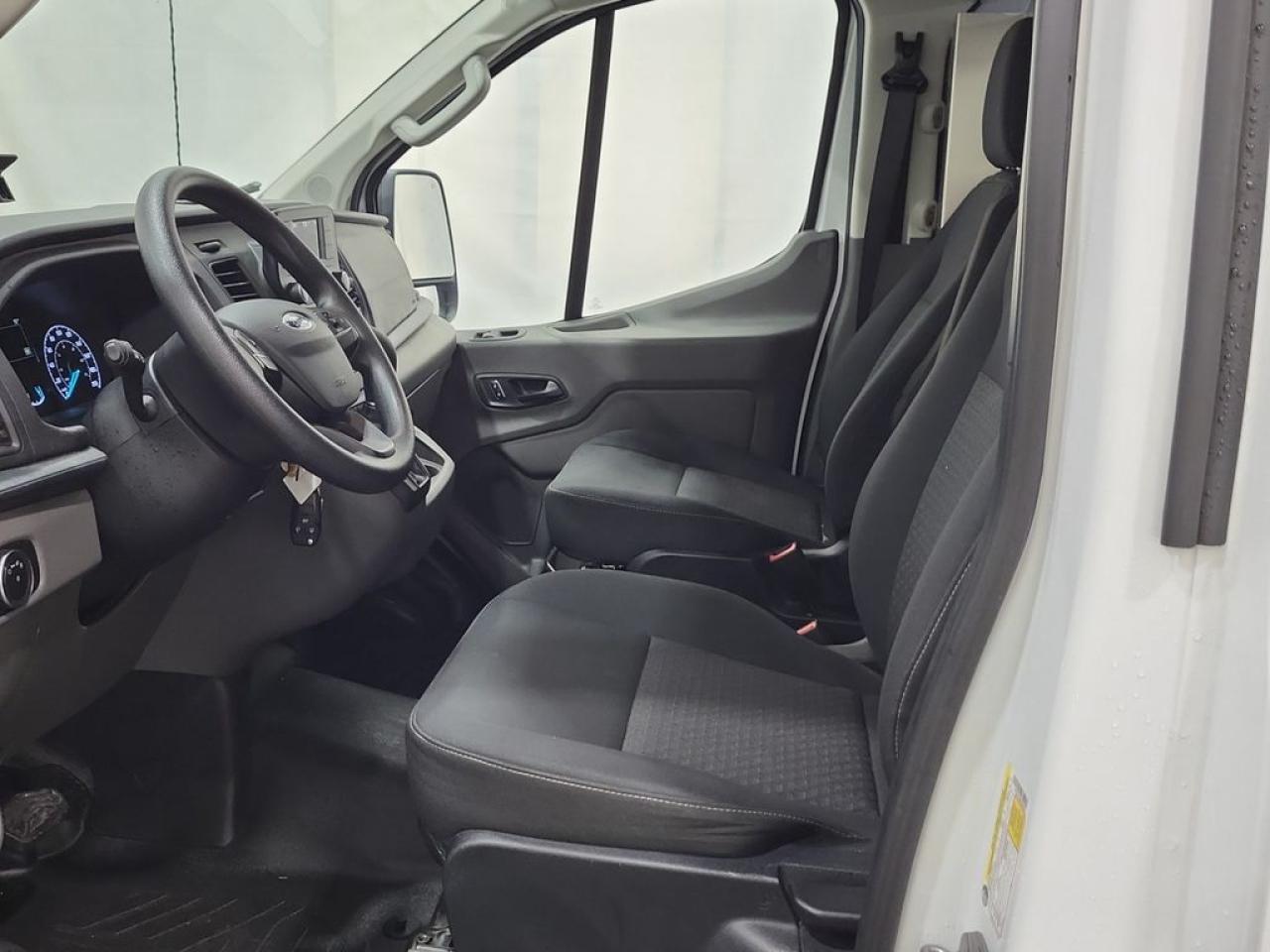 2023 Ford Transit Cargo Van BASE Photo5