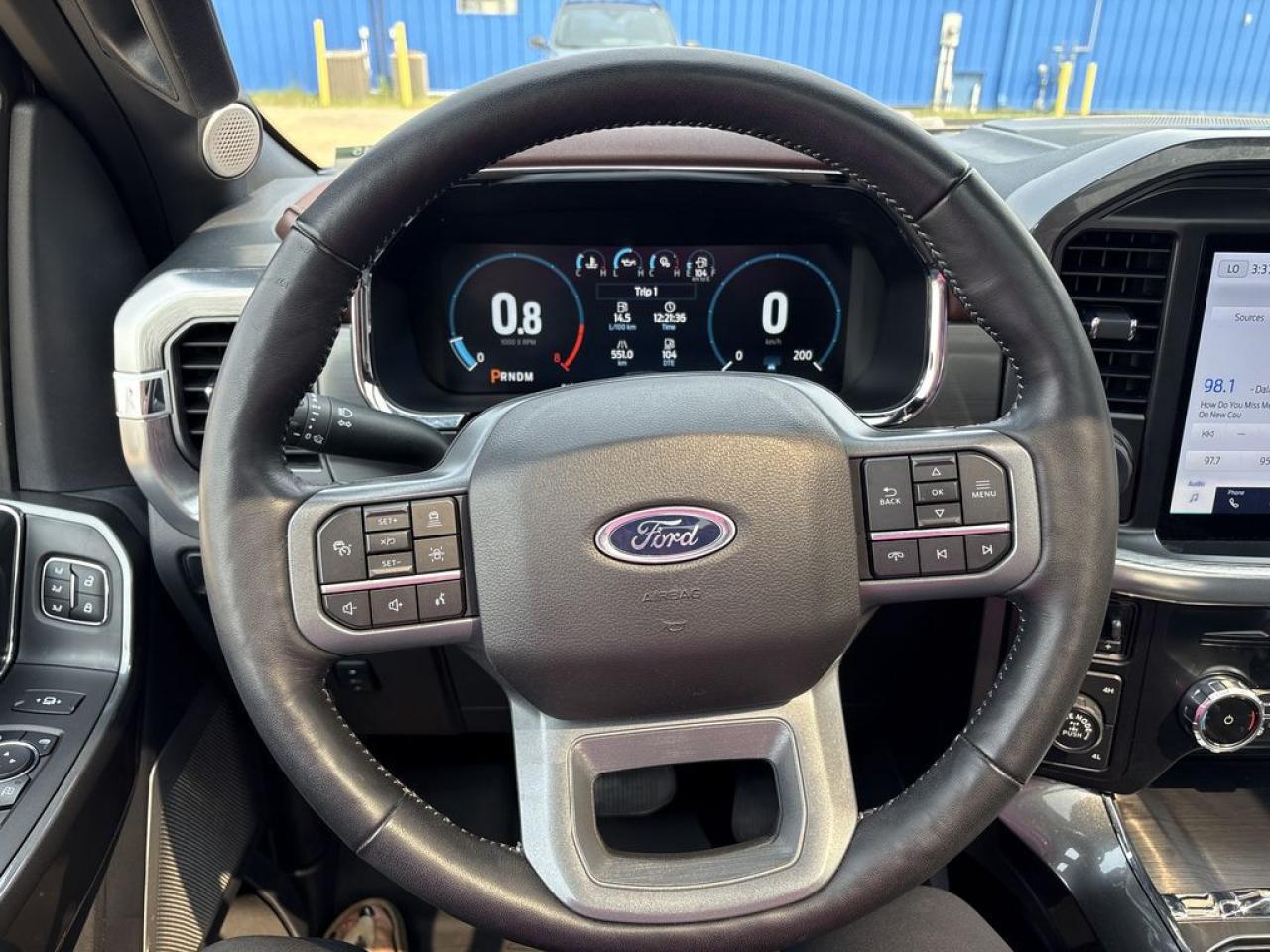 2023 Ford F-150 Lariat Photo5