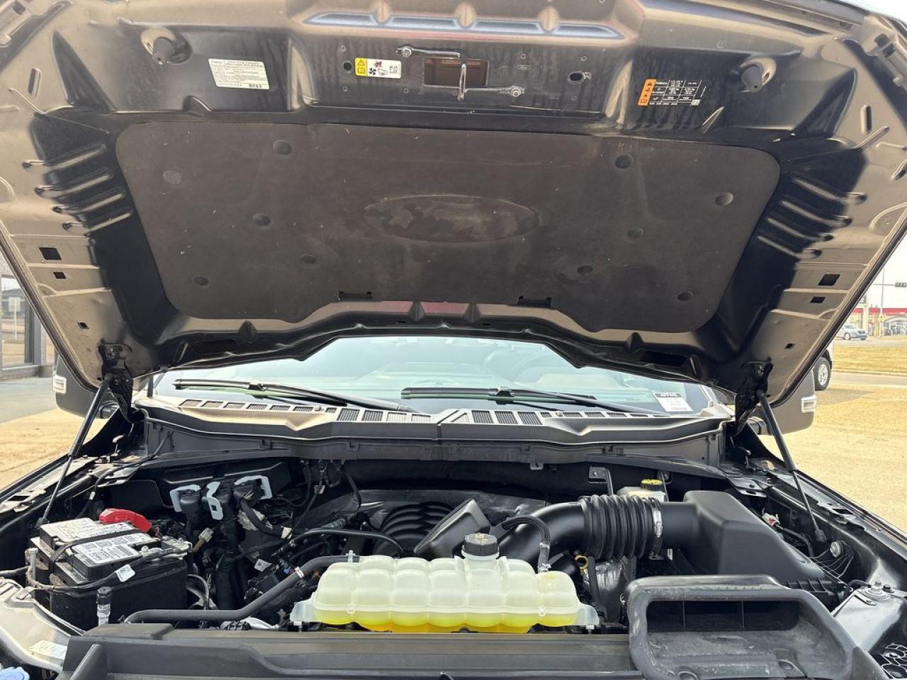 2023 Ford F-150 Lariat Photo5