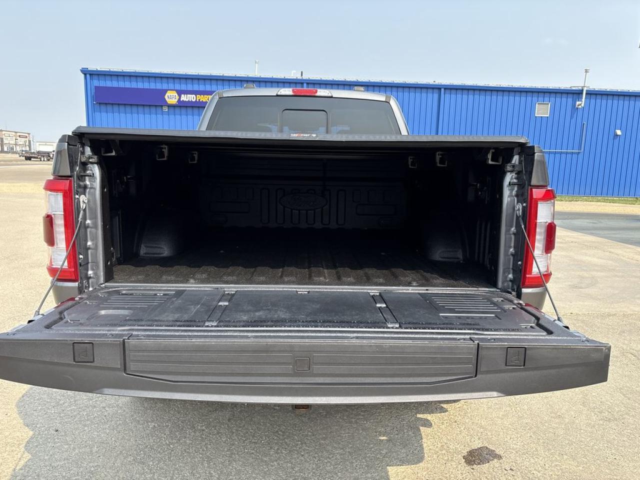 2023 Ford F-150 Lariat Photo5