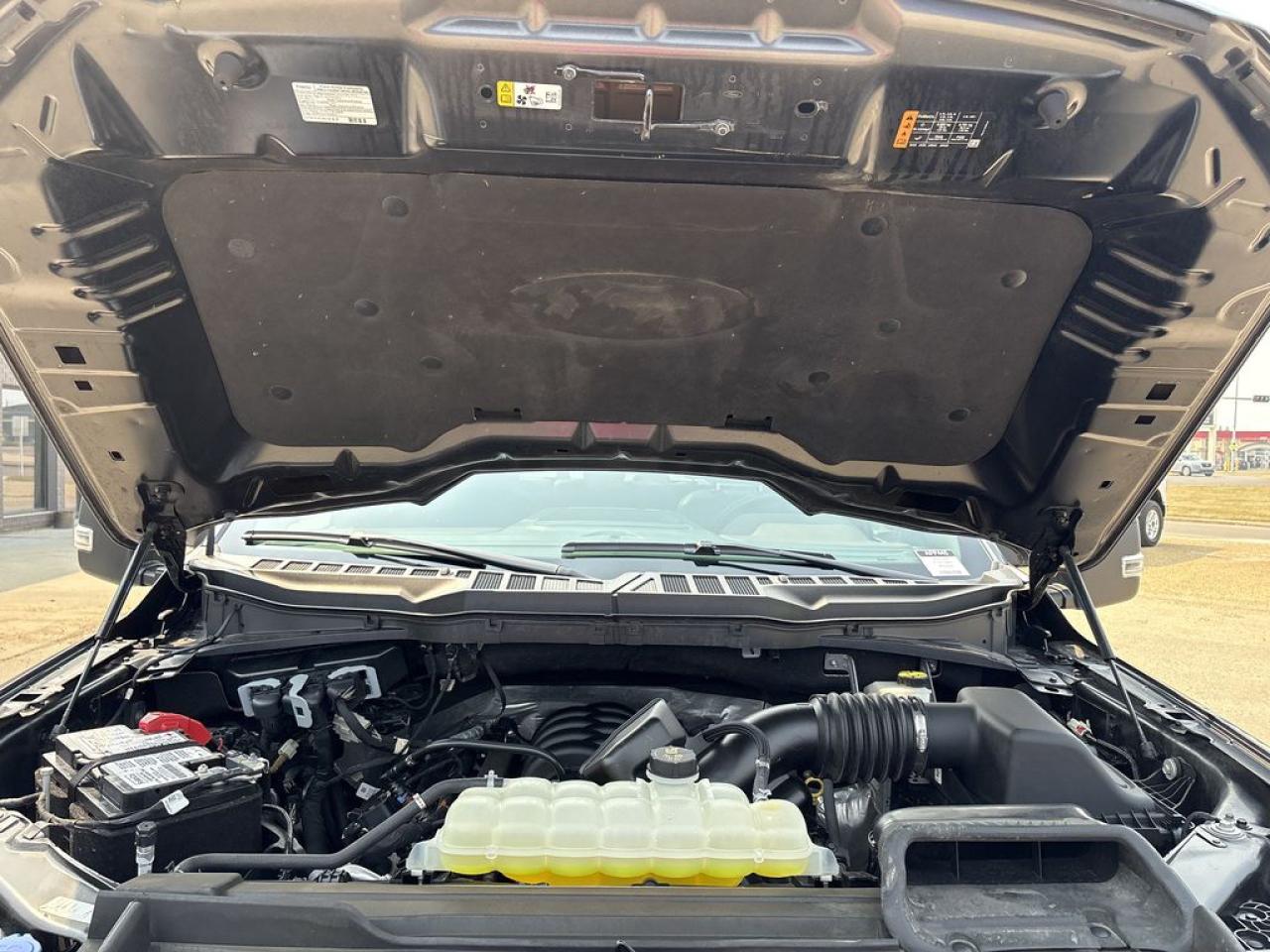 2023 Ford F-150 Lariat Photo5
