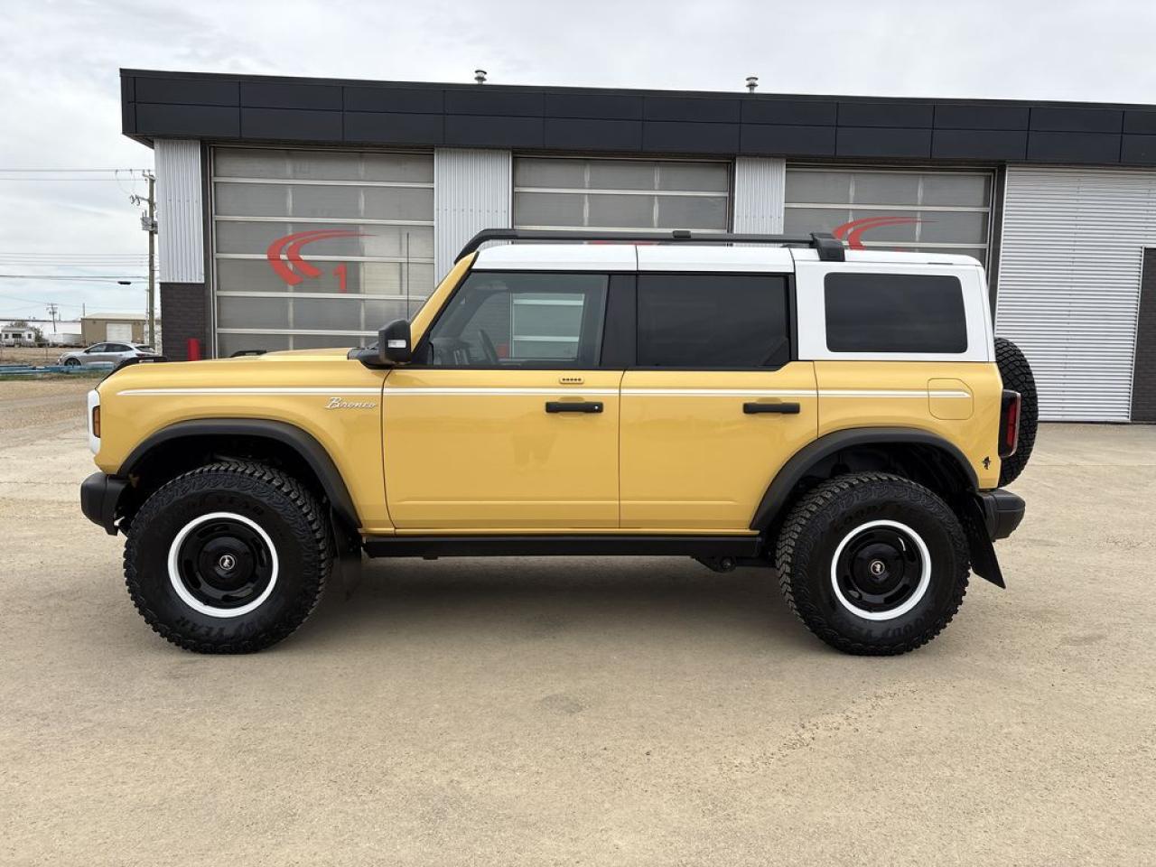 2023 Ford Bronco Heritage Limited Edition Photo5