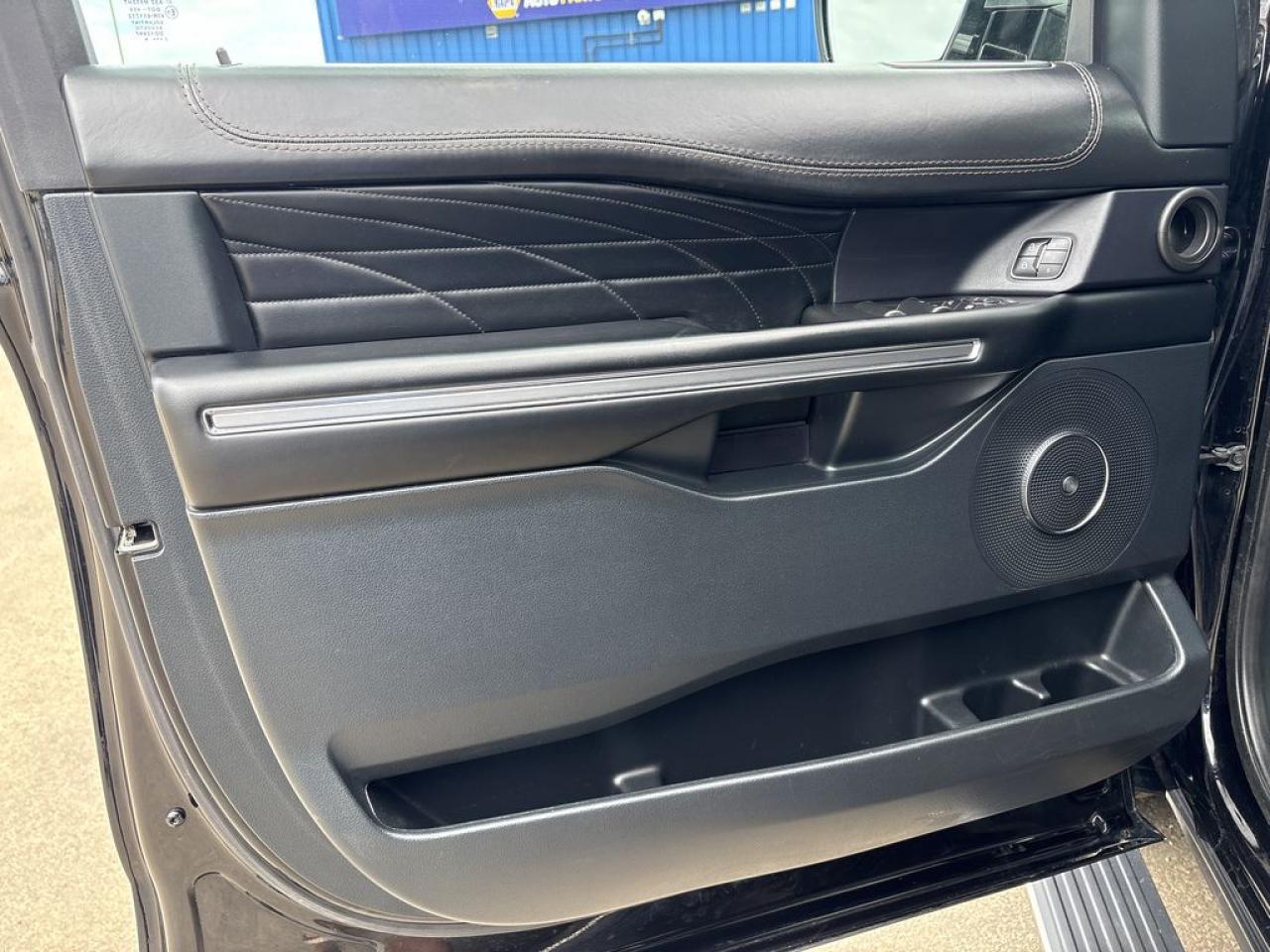 2021 Ford Expedition Platinum Max Photo5
