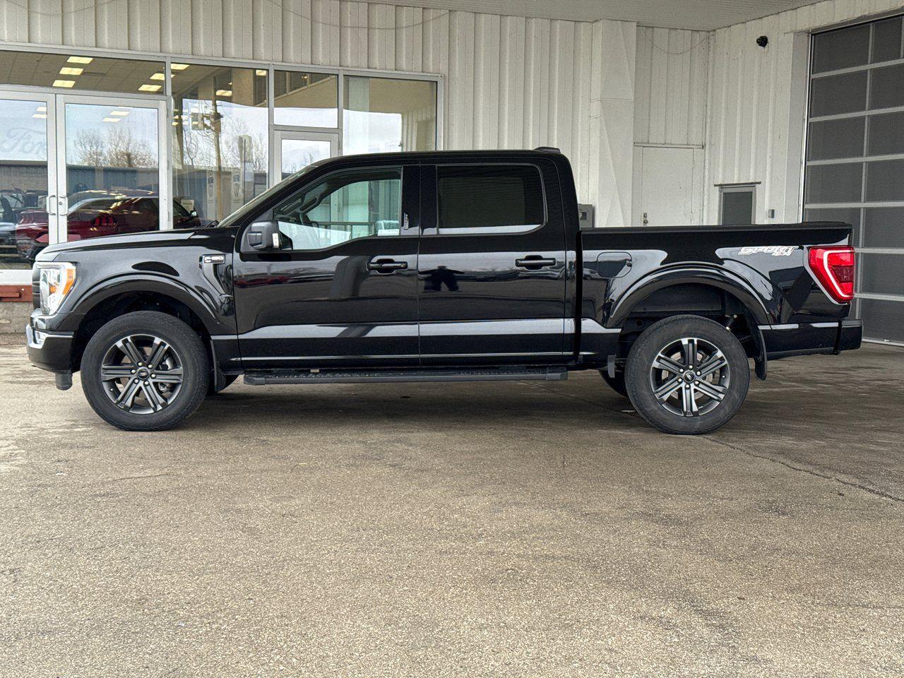 2023 Ford F-150 XLT - Photo #4
