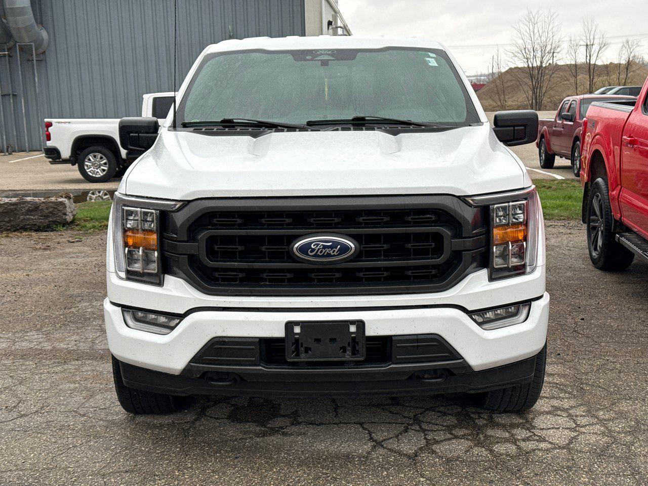 2022 Ford F-150 XLT - Photo #2