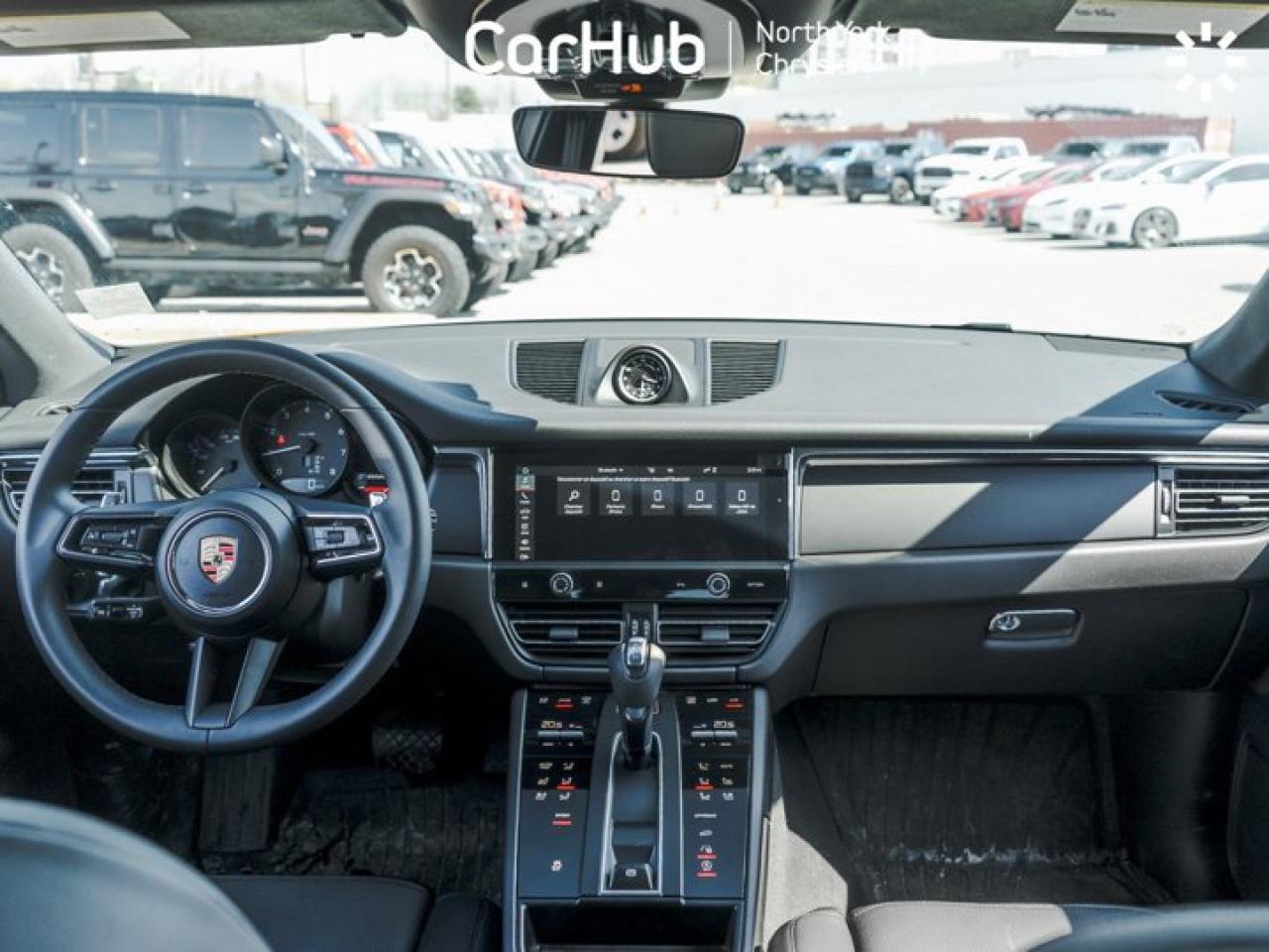 2025 Porsche Macan AWD Panoroof Heated Vented Seats Navi Backup Cam Photo