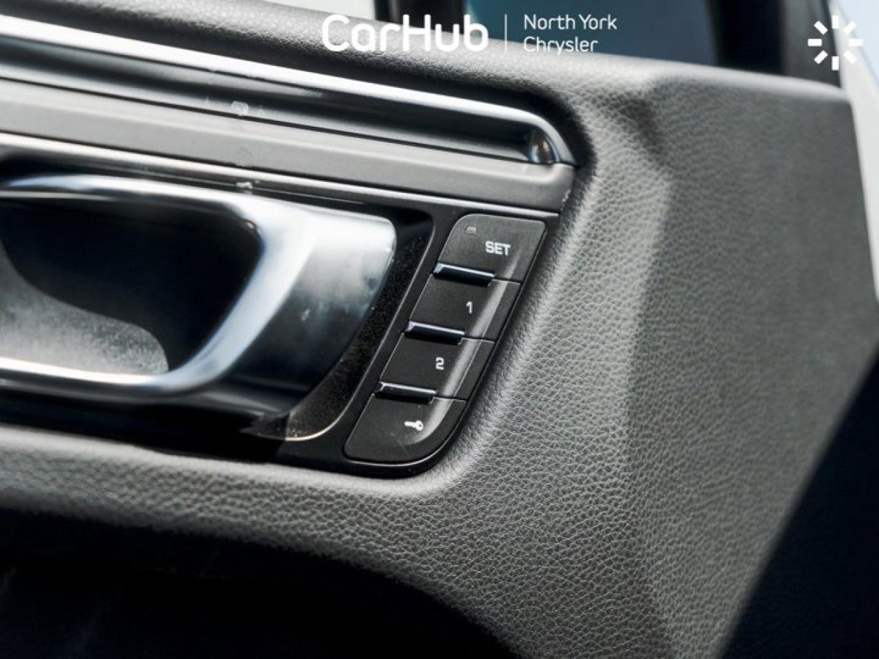 2025 Porsche Macan AWD Panoroof Heated Vented Seats Navi Backup Cam Photo