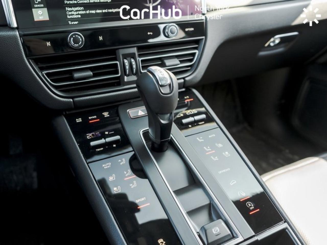 2025 Porsche Macan AWD Panoroof Heated Vented Seats Navi Backup Cam Photo