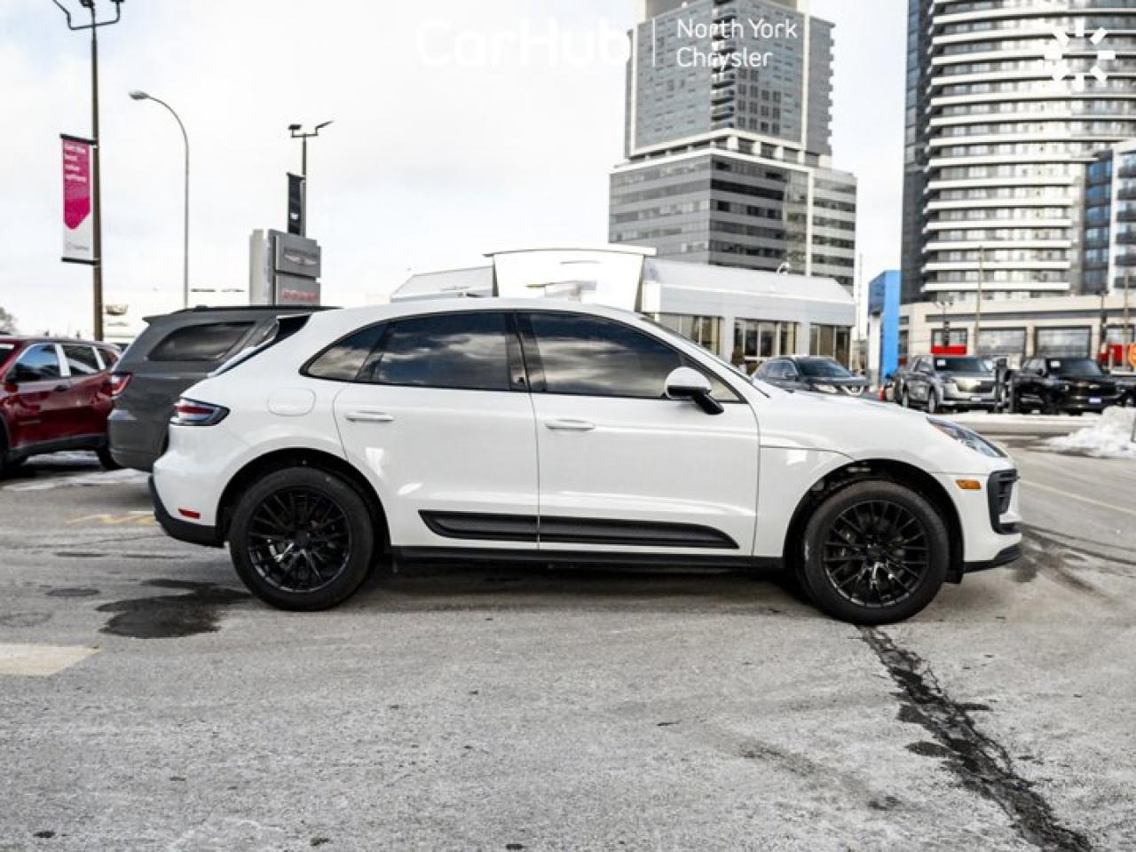 2025 Porsche Macan AWD Panoroof Heated Vented Seats Navi Backup Cam Photo