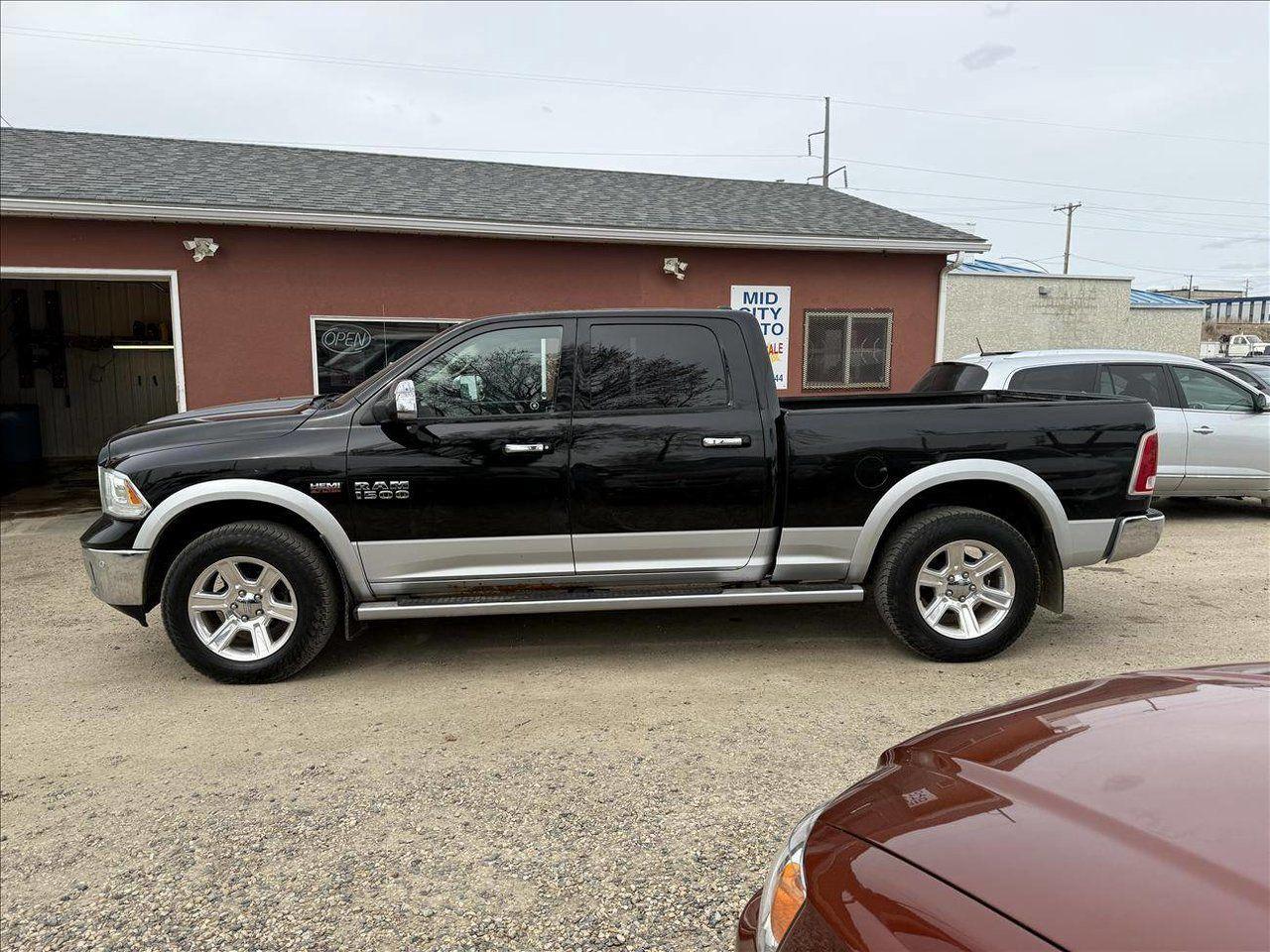 Used 2014 RAM 1500 Laramie CREW 4WD for sale in Saskatoon, SK