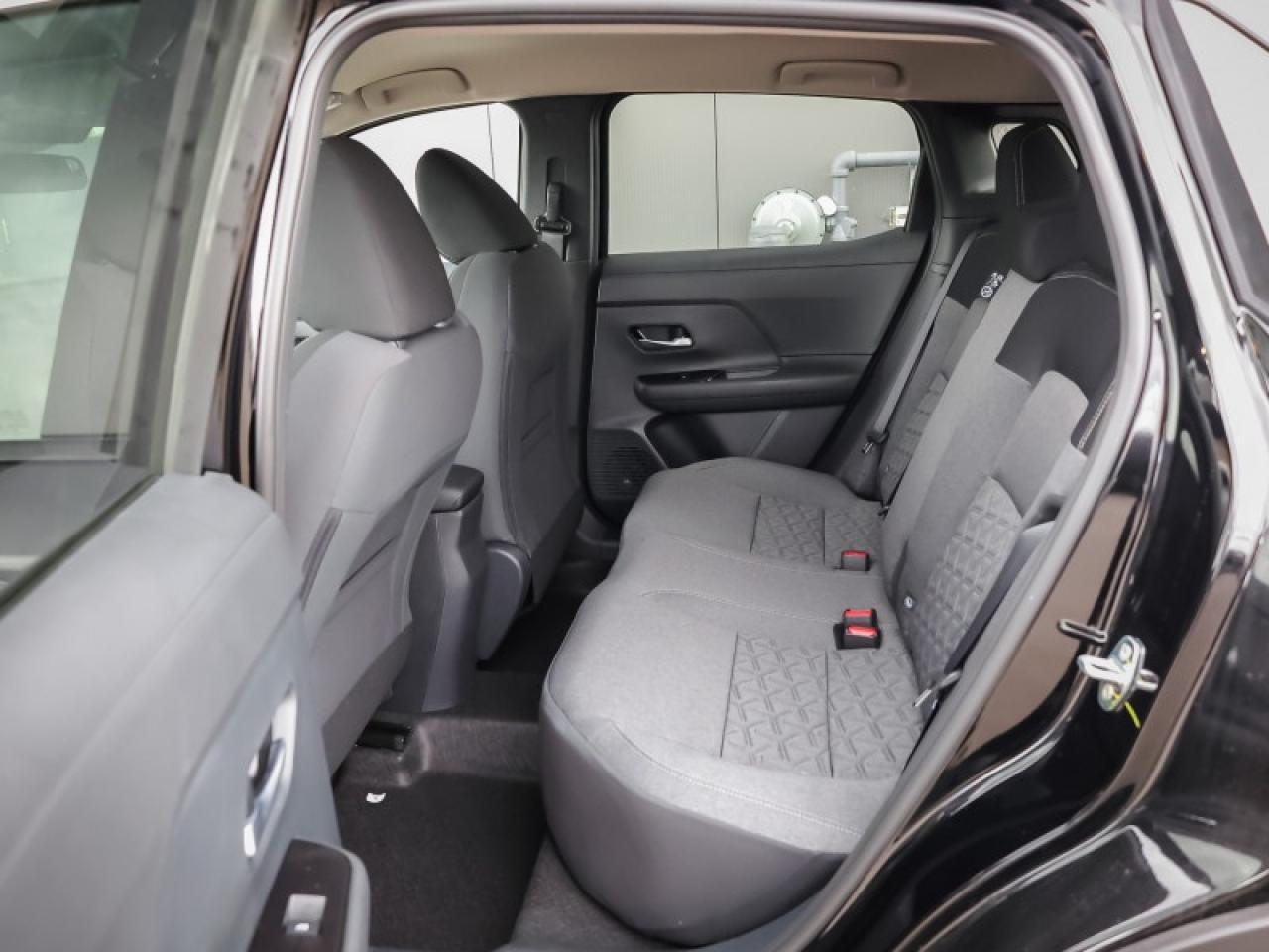 2025 Nissan Kicks SV  - Heated Seats - Low Mileage Photo