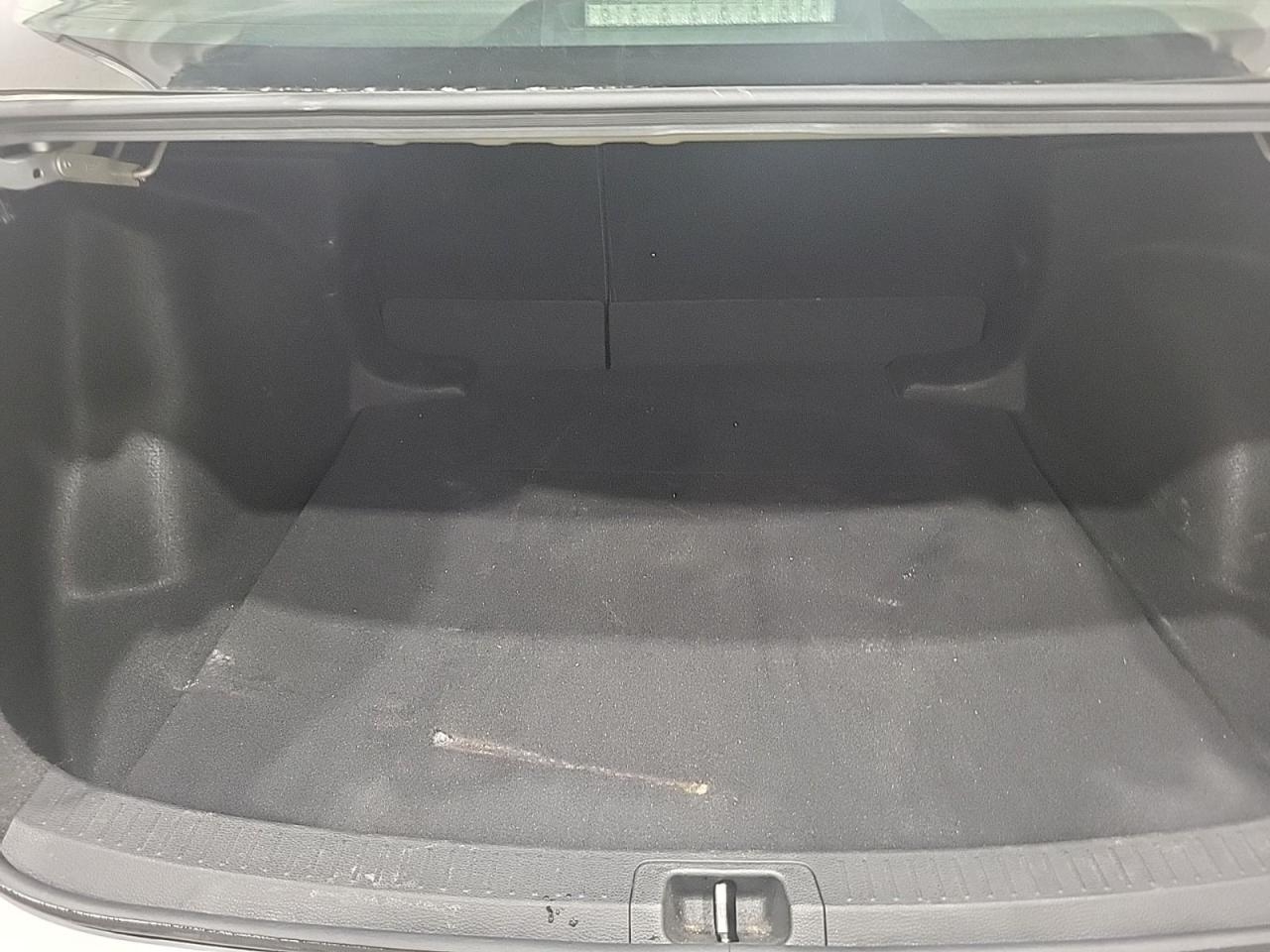 2020 Toyota Corolla LE - Photo #6