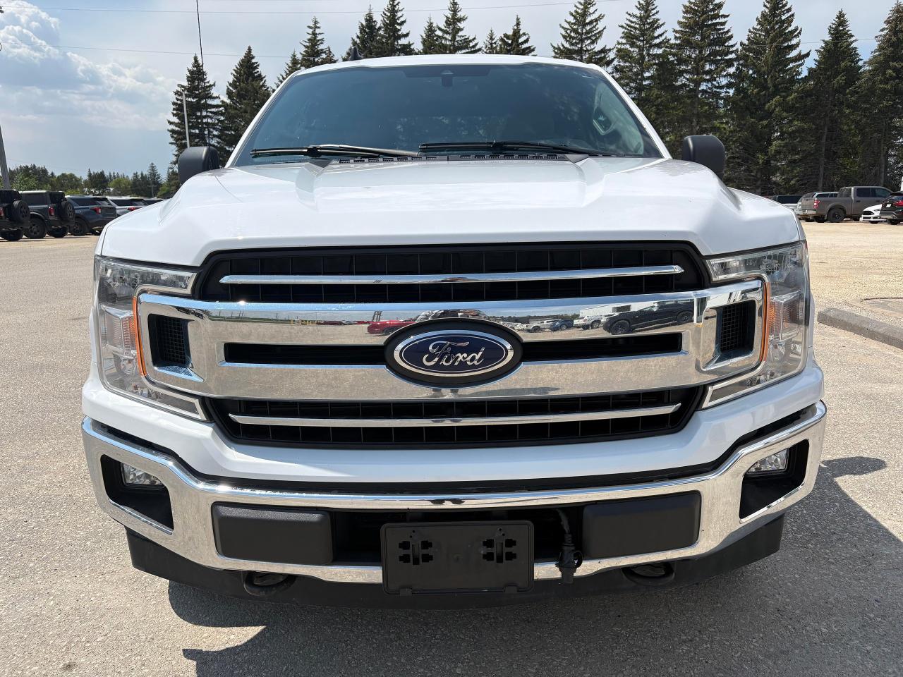 2020 Ford F-150 XLT CREW CAB 145" Photo2