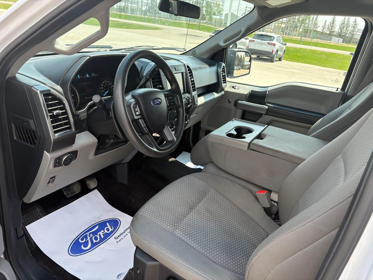 2020 Ford F-150 XLT CREW CAB 145" Photo5