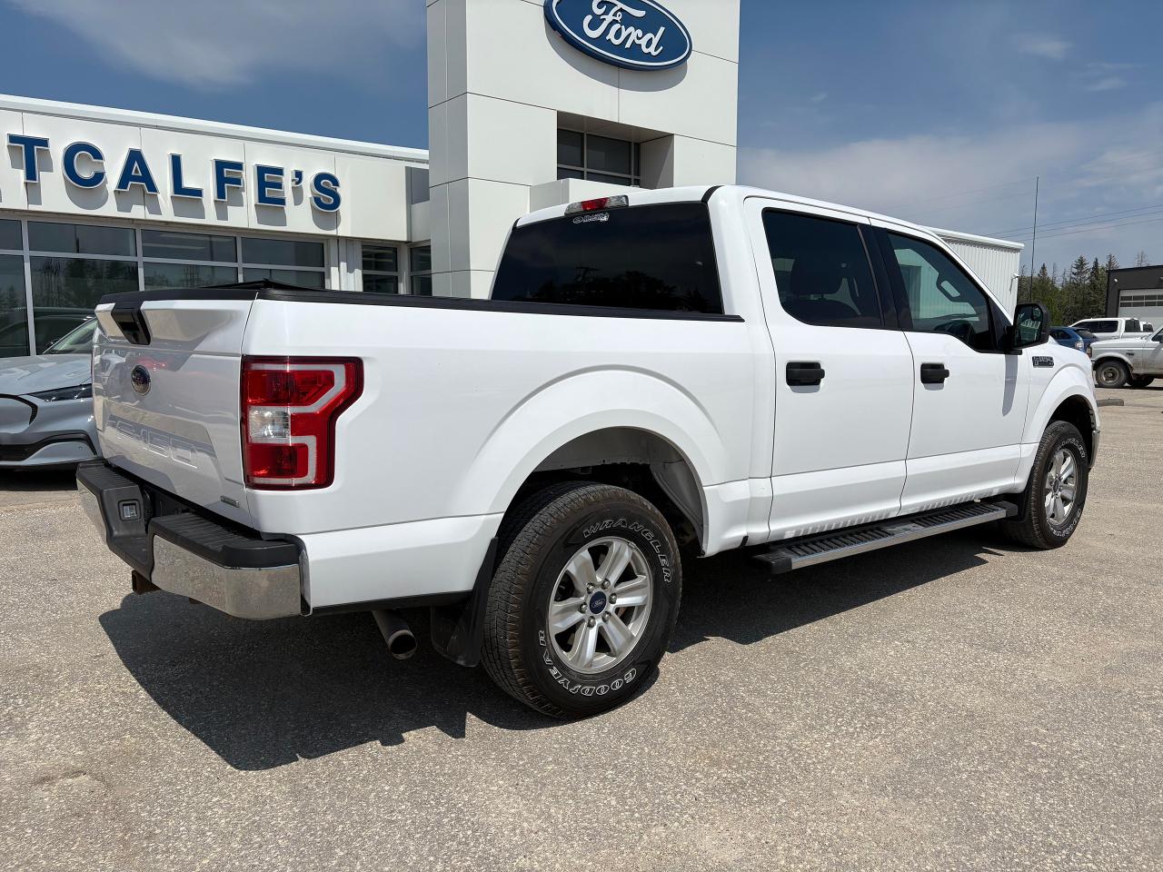 2020 Ford F-150 XLT CREW CAB 145" Photo4