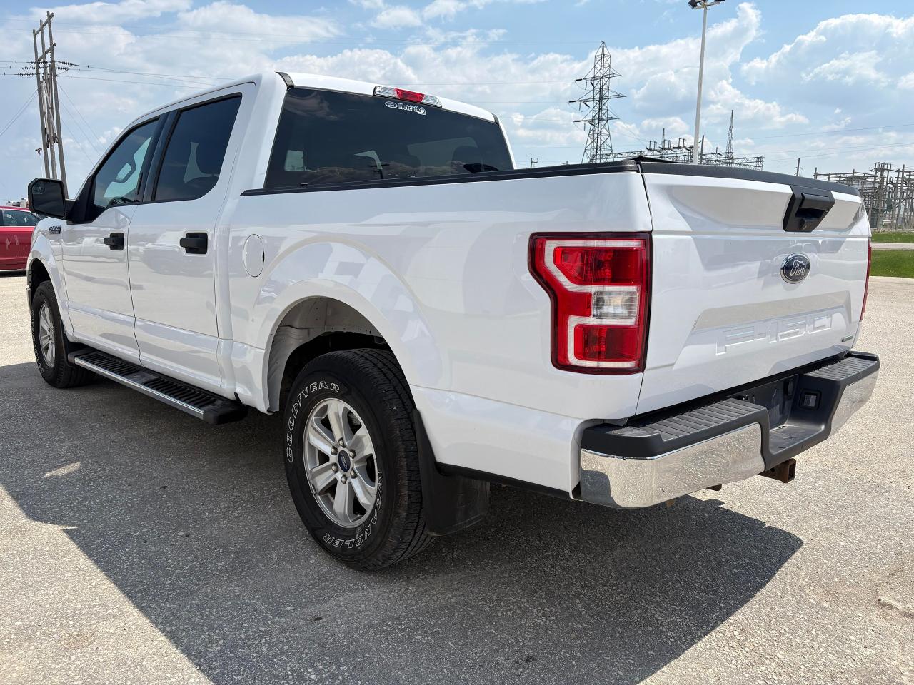 2020 Ford F-150 XLT CREW CAB 145" Photo5