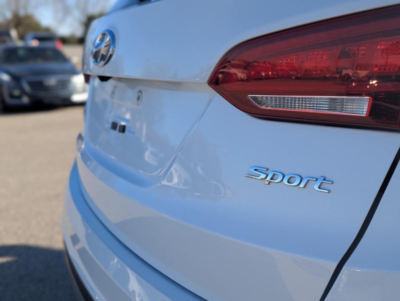 2017 Hyundai Santa Fe Sport FWD 4dr 2.4L - Photo #9