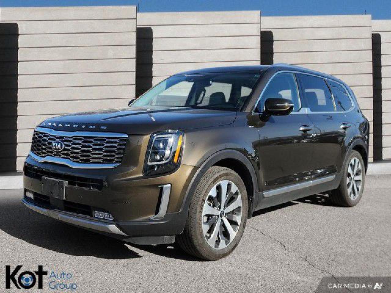Used 2021 Kia Telluride SX Limited ! AWD, 7 Passenger, Blind View Monitor, Leather, Sunroof and a Heads Up Display ! for sale in Kelowna, BC