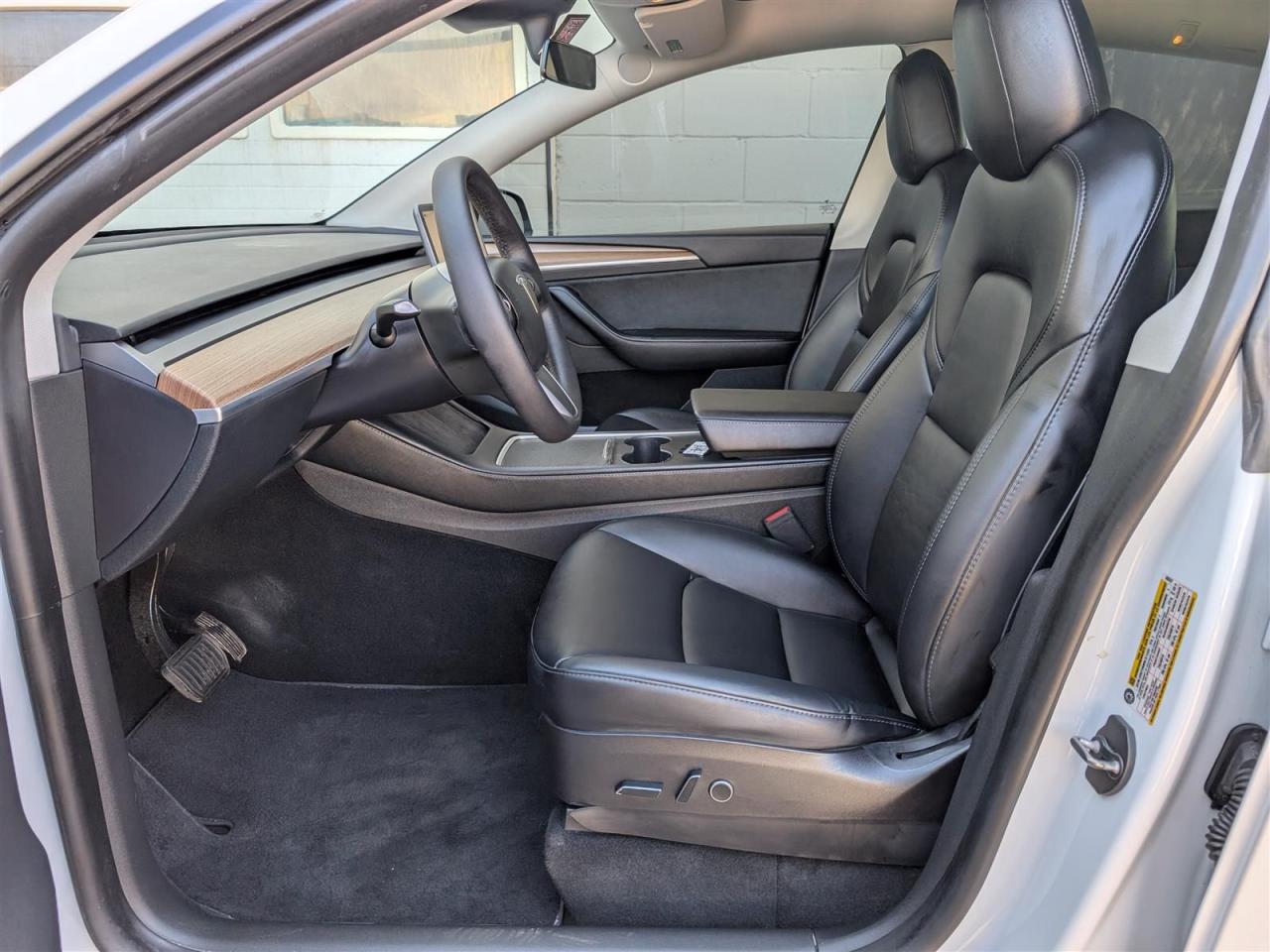 2023 Tesla Model Y LONG RANGE AWD - DUAL MOTOR