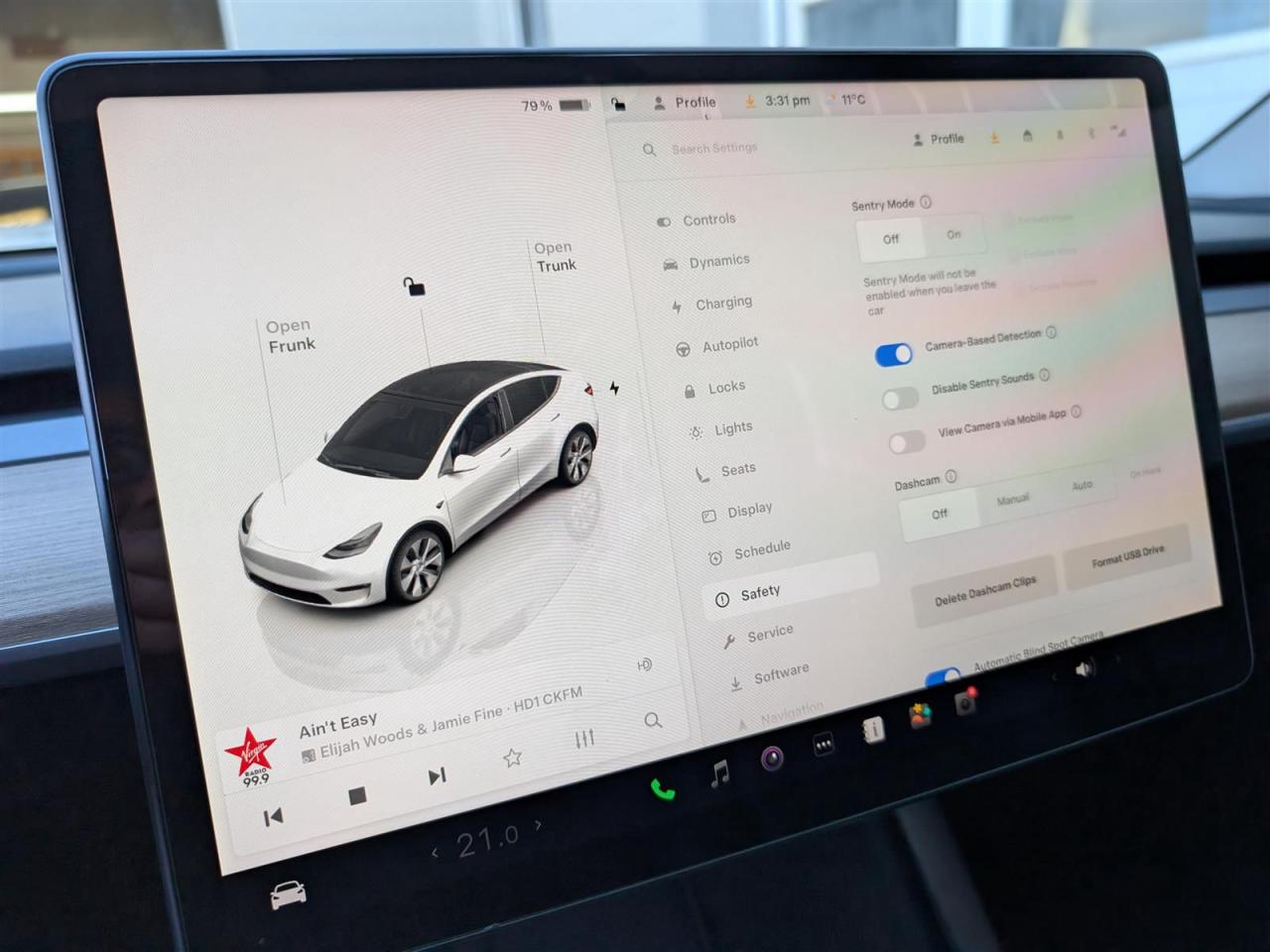 2023 Tesla Model Y LONG RANGE AWD - DUAL MOTOR