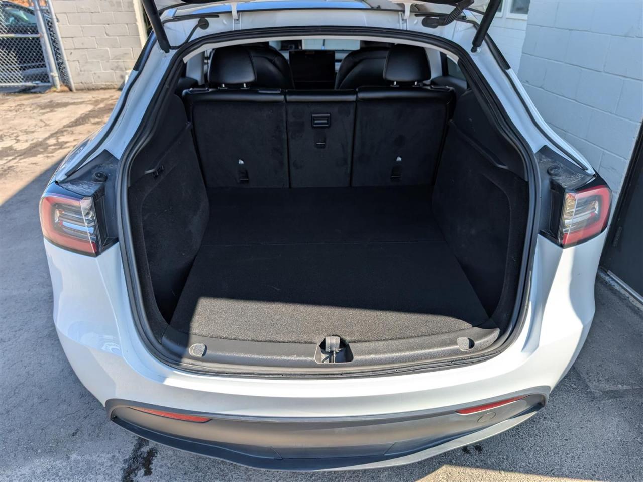 2023 Tesla Model Y LONG RANGE AWD - DUAL MOTOR