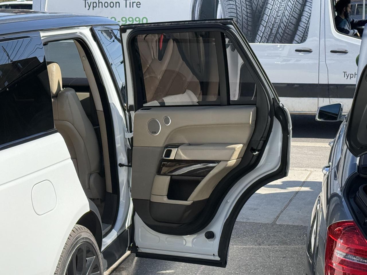 2015 Land Rover Range Rover SUPERCHARGED | MERIDIAN | LOADED - Photo #25