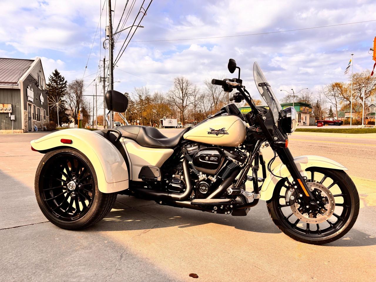 2023 Harley-Davidson FLHT FLRT Freewheeler, Like New, Fully Financeable