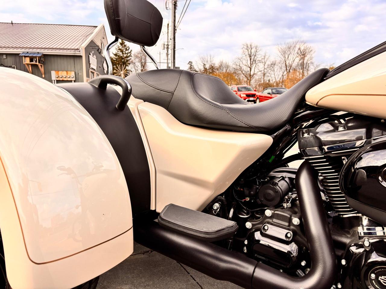 2023 Harley-Davidson FLHT FLRT Freewheeler, Like New, Fully Financeable