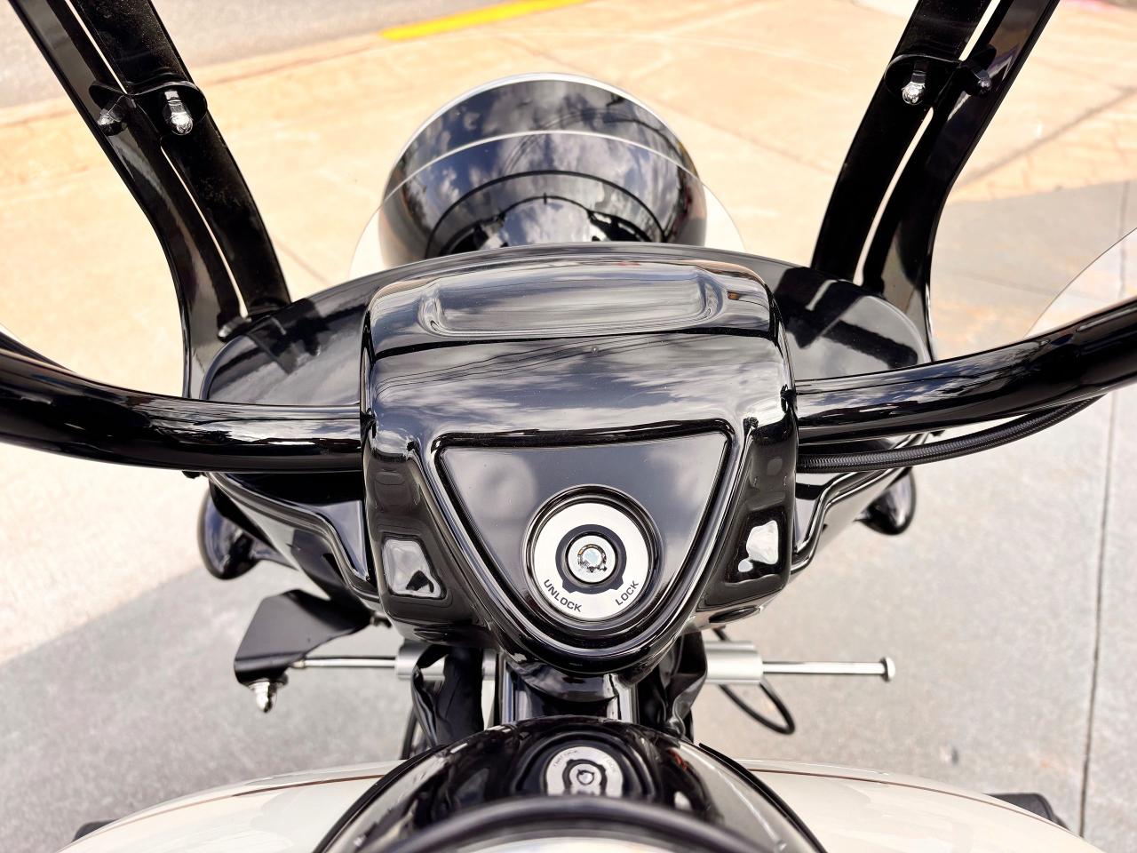 2023 Harley-Davidson FLHT FLRT Freewheeler, Like New, Fully Financeable