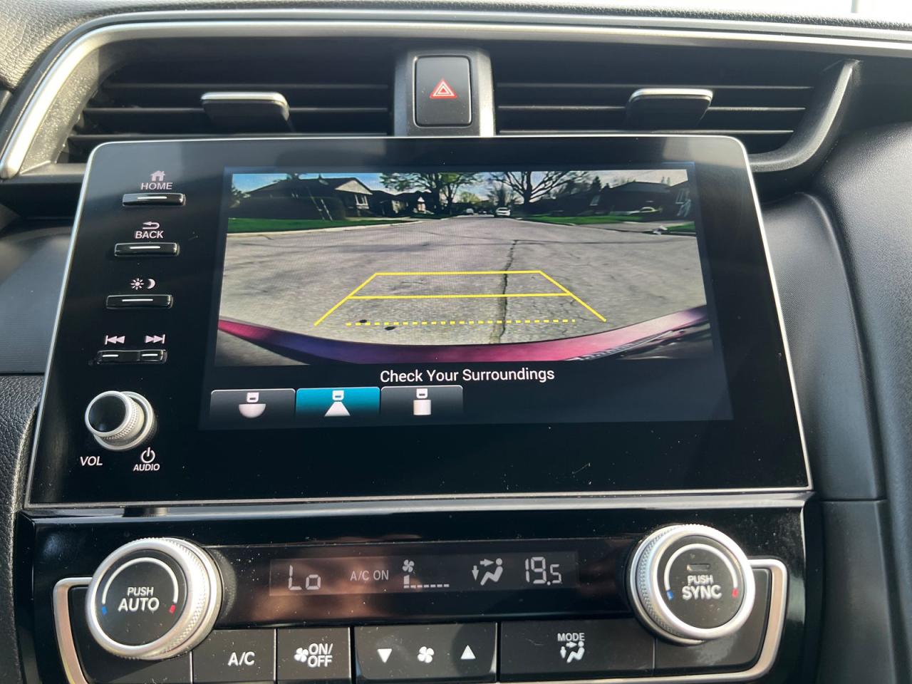 2019 Honda Insight Touring - Photo #11