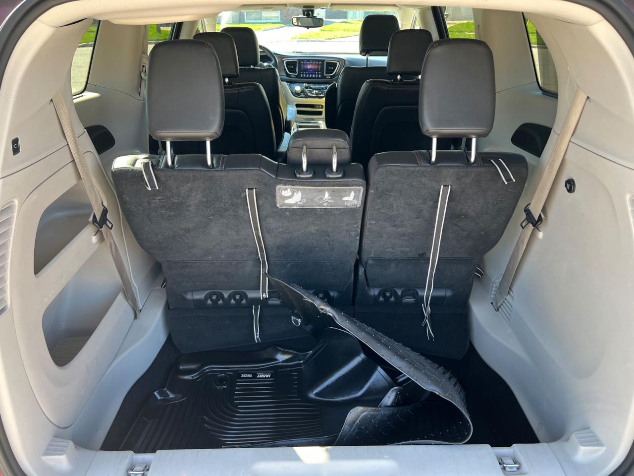 2017 Chrysler Pacifica Touring-L - Photo #6