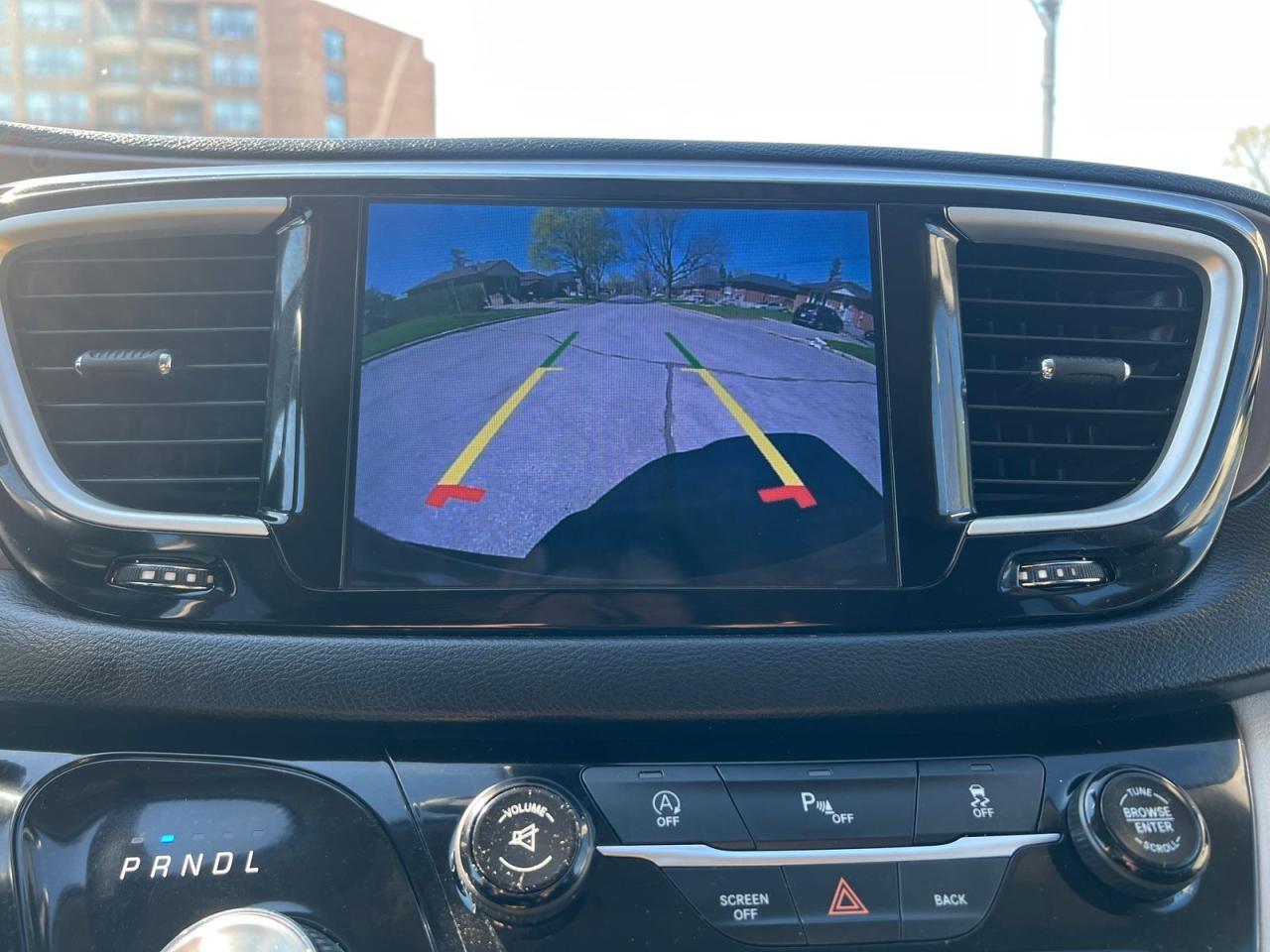 2017 Chrysler Pacifica Touring-L - Photo #10