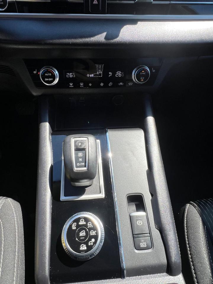 2022 Mitsubishi Outlander ES 4WD - Photo #18