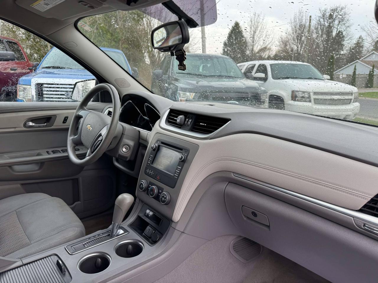 2017 Chevrolet Traverse LS - Photo #11
