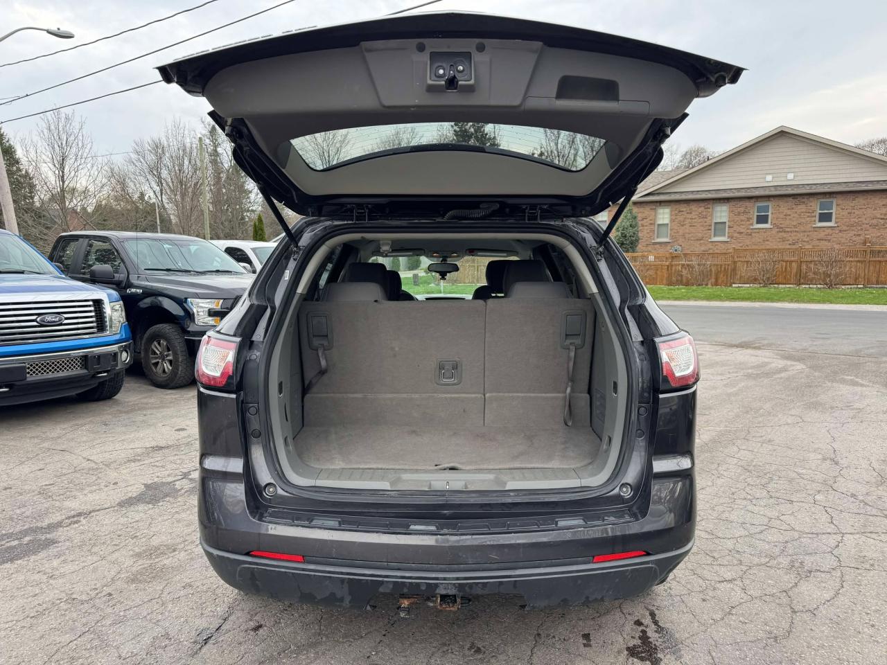 2017 Chevrolet Traverse LS - Photo #9