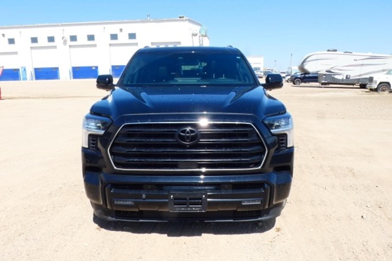 2025 Toyota Sequoia Limited w/H&C L, pano S/R, NAV, BUC - Photo #3