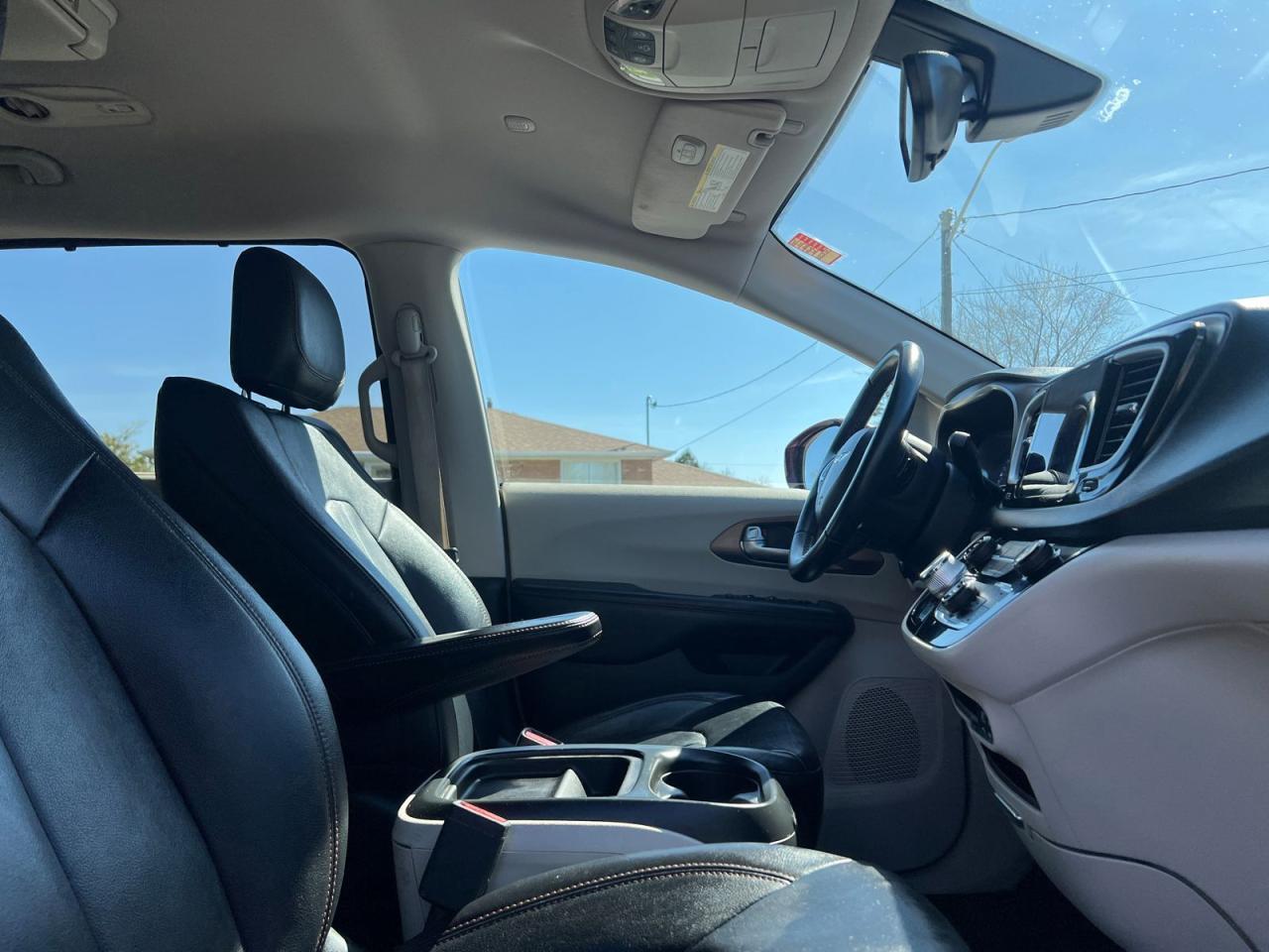 2017 Chrysler Pacifica Touring-L - Photo #21