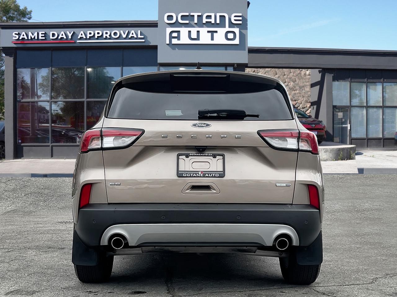 2020 Ford Escape SE AWD Photo