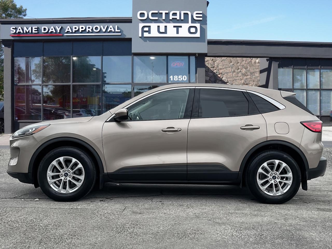 2020 Ford Escape SE AWD Photo