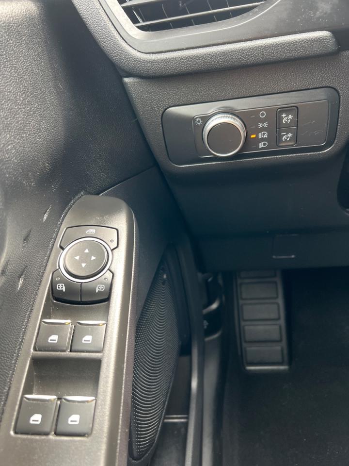 2020 Ford Escape SE AWD Photo