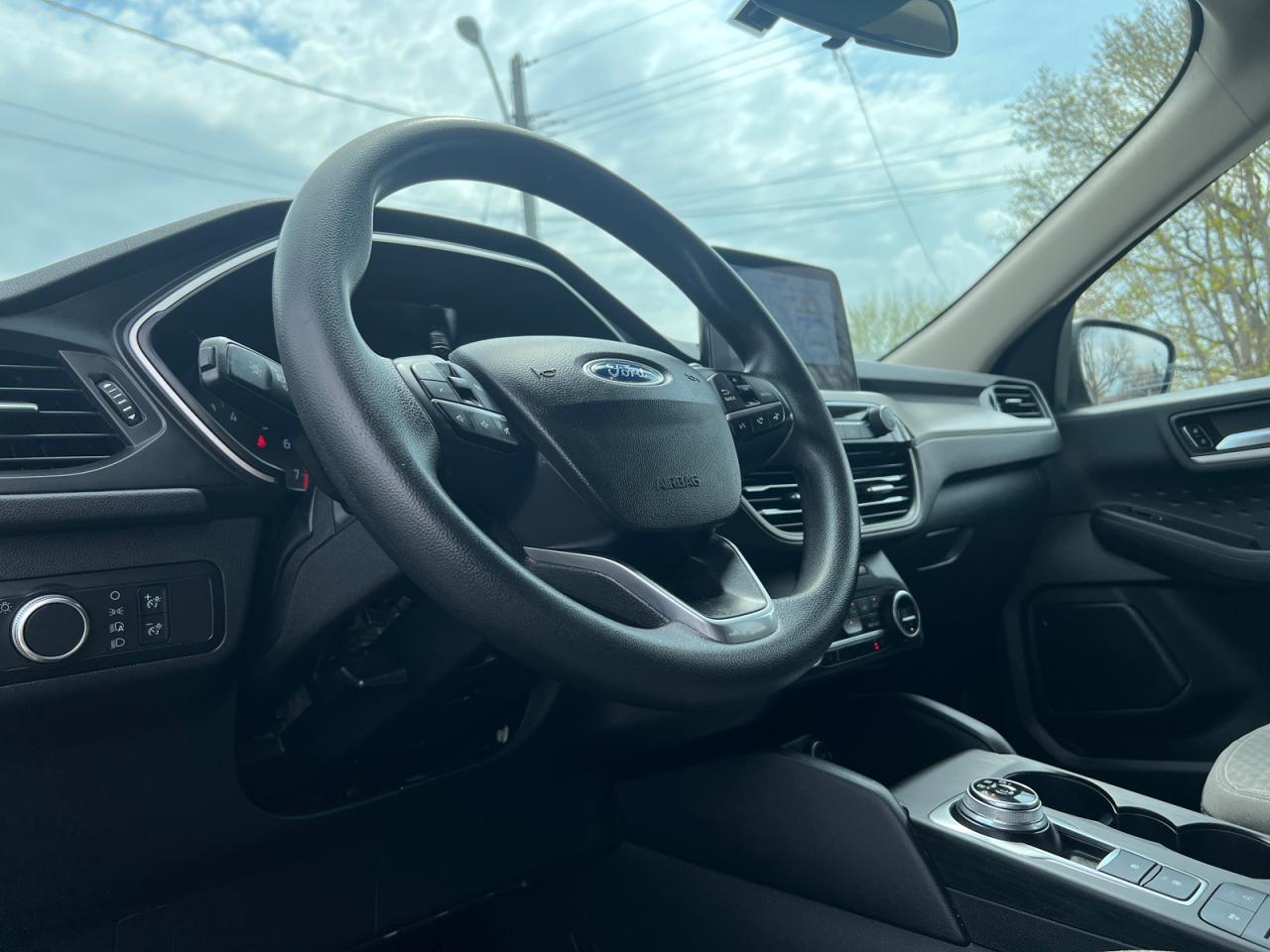 2020 Ford Escape SE AWD Photo