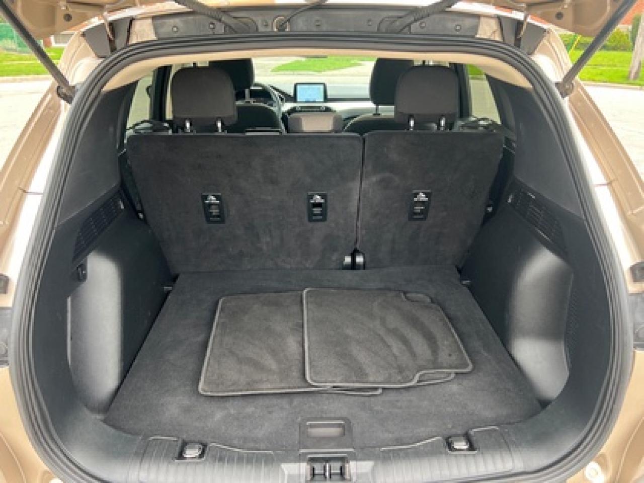 2020 Ford Escape SE AWD Photo