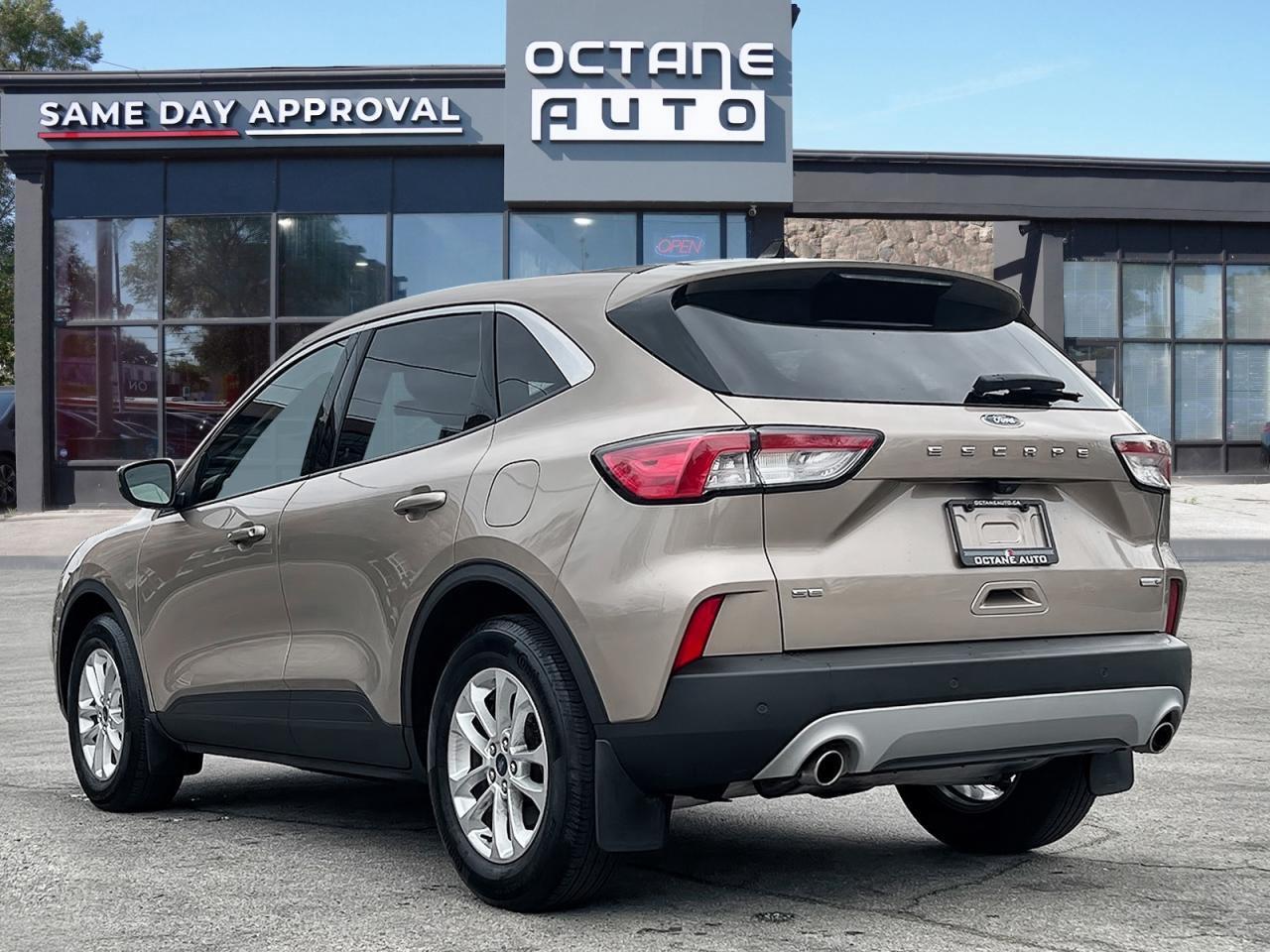 2020 Ford Escape SE AWD Photo3