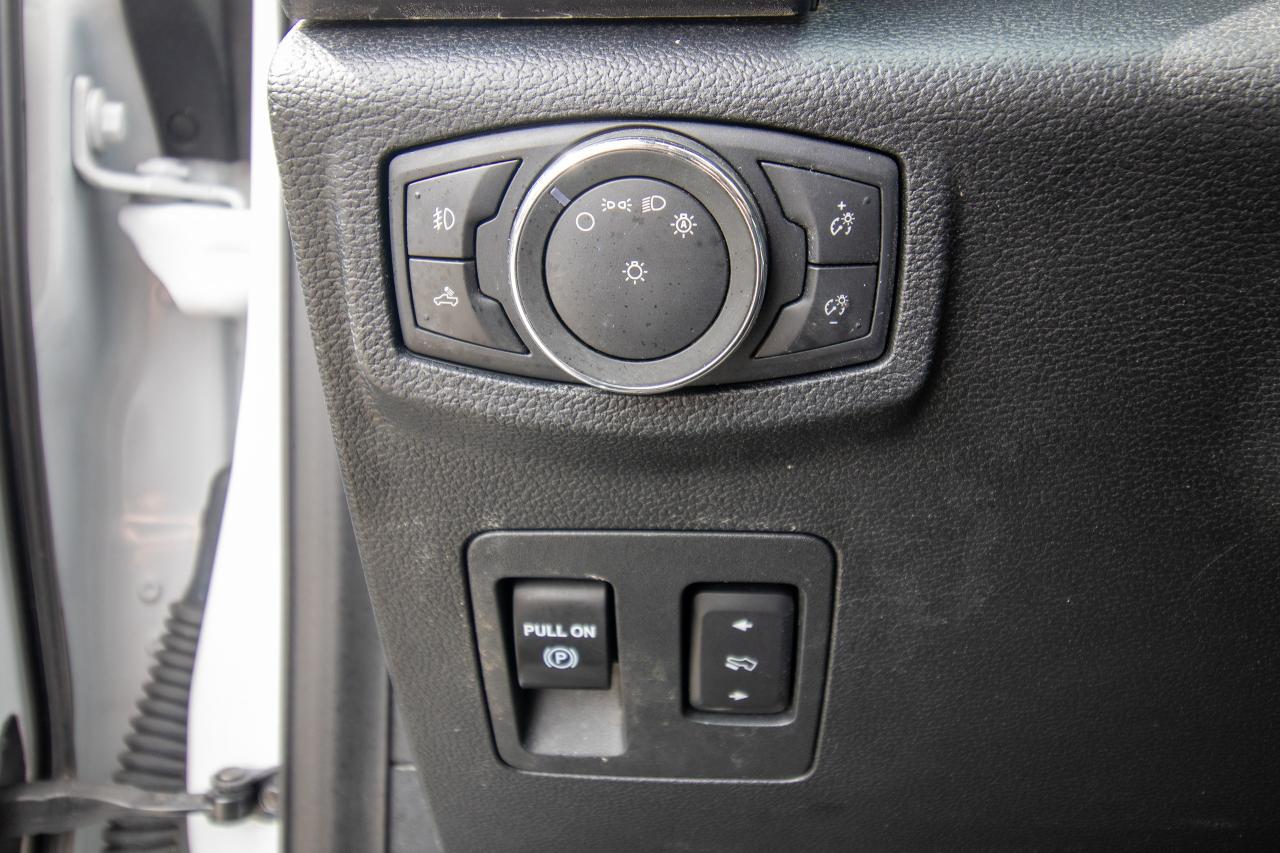 2019 Ford F-150 XLT 4WD SuperCrew 5.5' Box Photo5