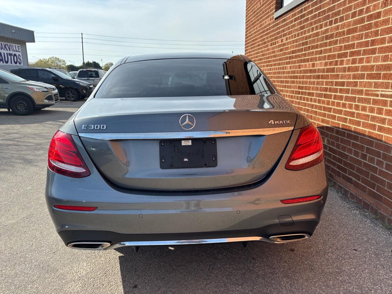 2018 Mercedes-Benz E-Class E 300 4MATIC Sedan Photo4