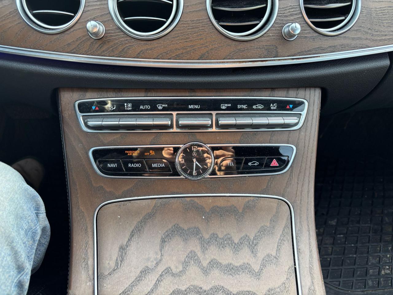 2018 Mercedes-Benz E-Class E 300 4MATIC Sedan Photo